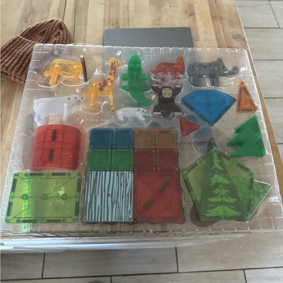 MAGNA-TILES Animal Park with Micro Mags New 70 pieces - Picture 4 of 5